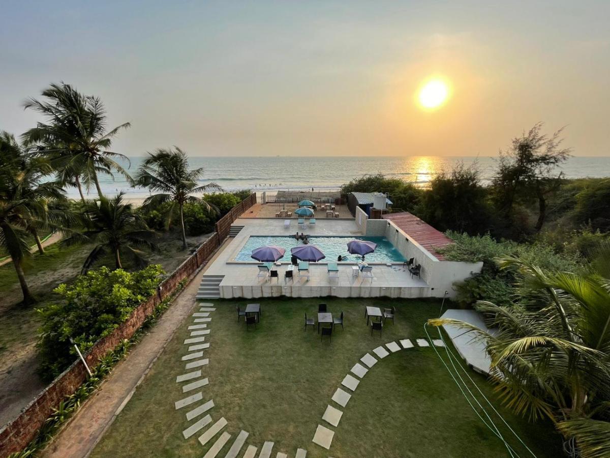 Kay'S By The Sea Hotel Ajgaon Exterior photo