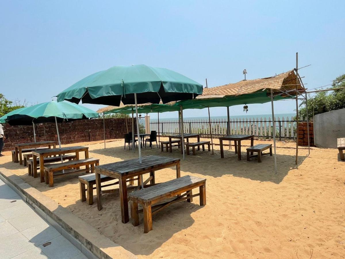 Kay'S By The Sea Hotel Ajgaon Exterior photo